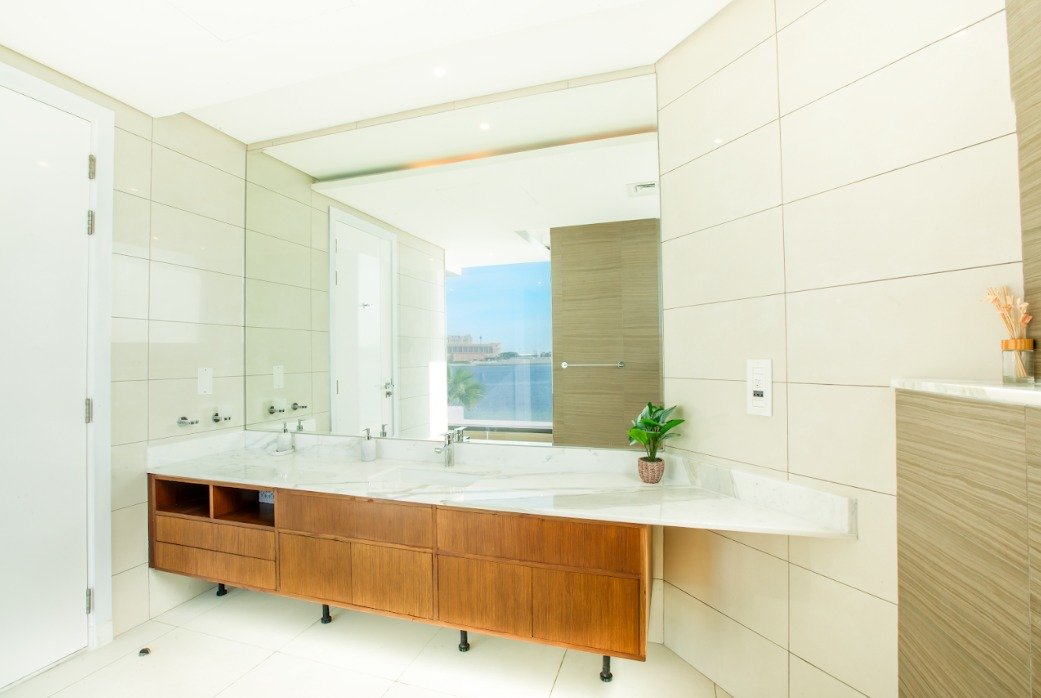 6 Bedroom Villa I FROND at the Palm Jumeirah full screen image