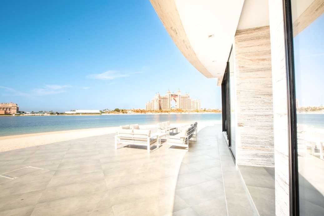 6 Bedroom Villa I FROND at the Palm Jumeirah full screen image