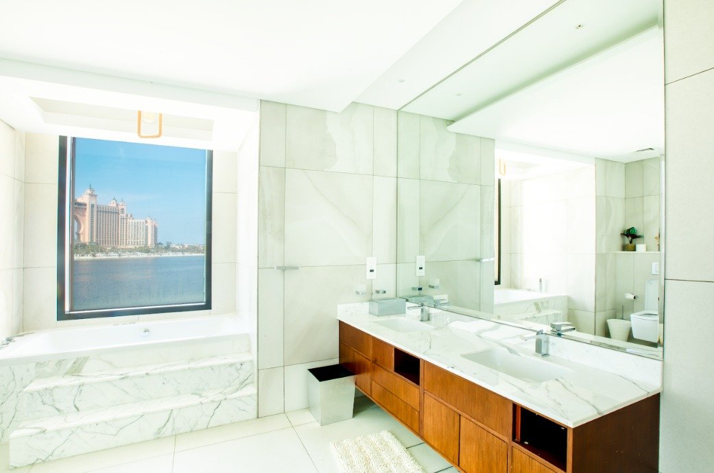 6 Bedroom Villa I FROND at the Palm Jumeirah full screen image