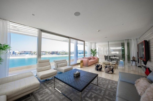 10 Bedrooms Villa at the Palm Jumeirah full screen image