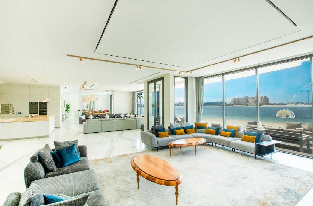 6 Bedroom Villa I FROND at the Palm Jumeirah full screen image