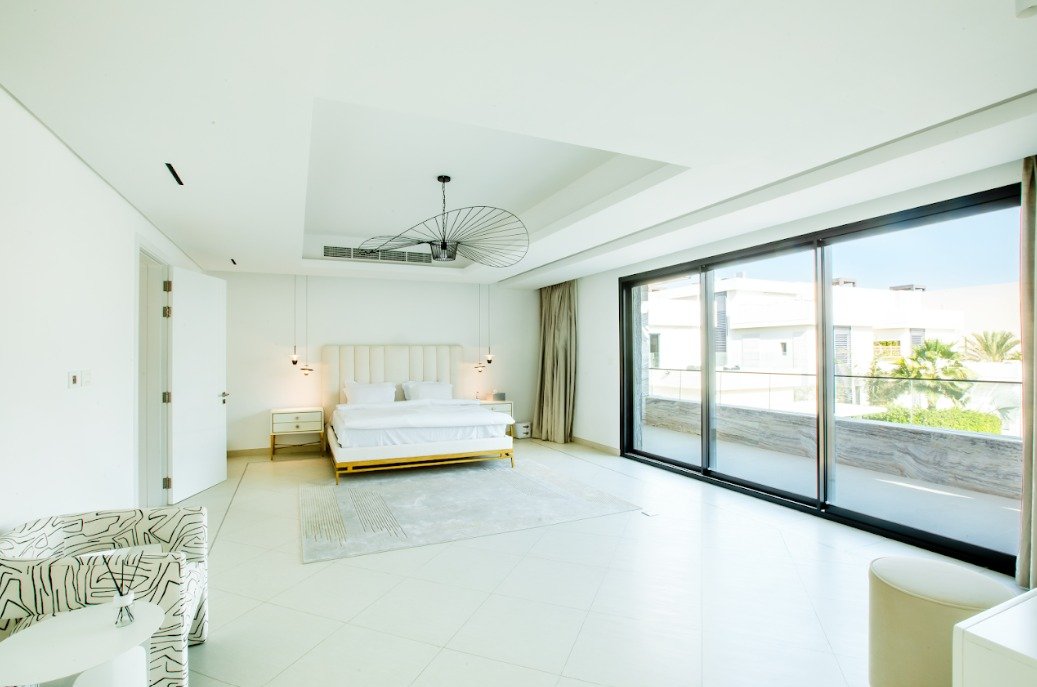 6 Bedroom Villa I FROND at the Palm Jumeirah full screen image
