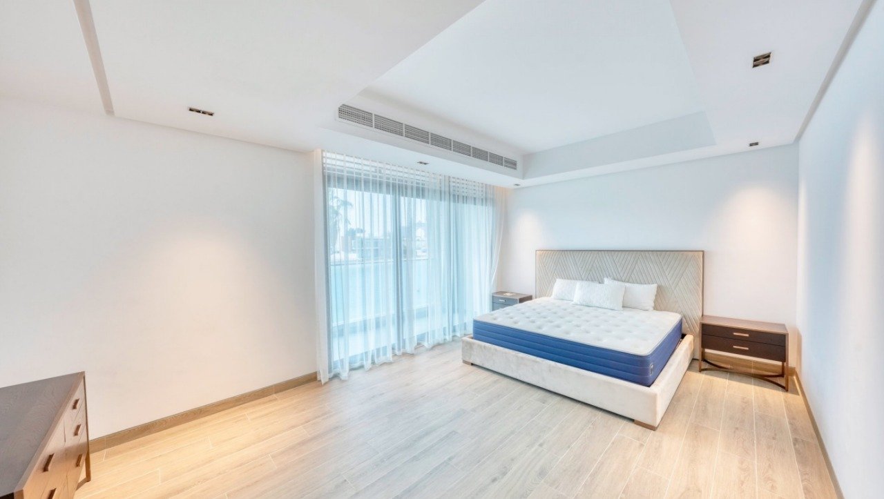 7 Bedroom Villa at Palm Jumeirah full screen image