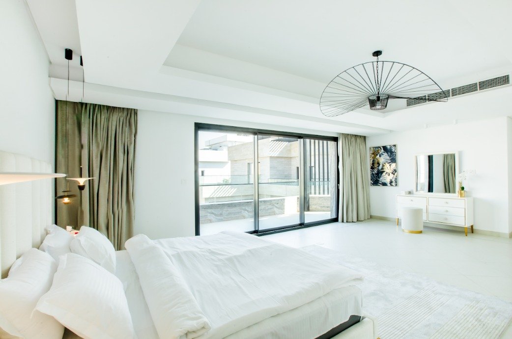 6 Bedroom Villa I FROND at the Palm Jumeirah full screen image