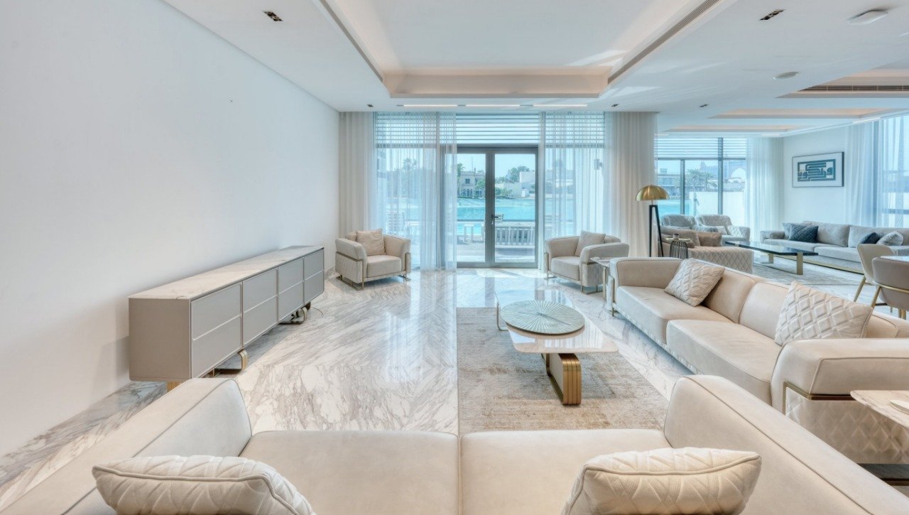 7 Bedroom Villa at Palm Jumeirah full screen image