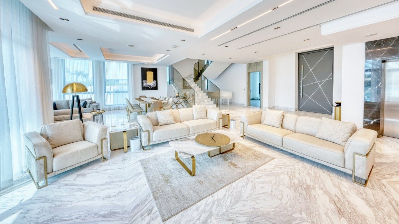 7 Bedroom Villa at Palm Jumeirah full screen image